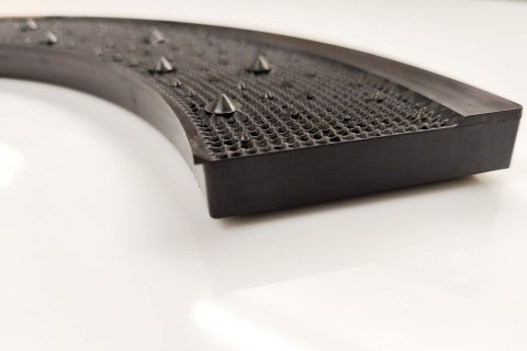 1 element z 4 częściowej opony EU Cyberdine