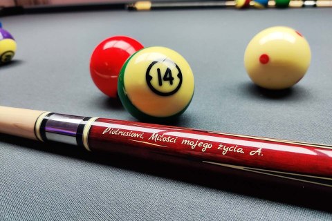 Grawerowanie kija bilardowego